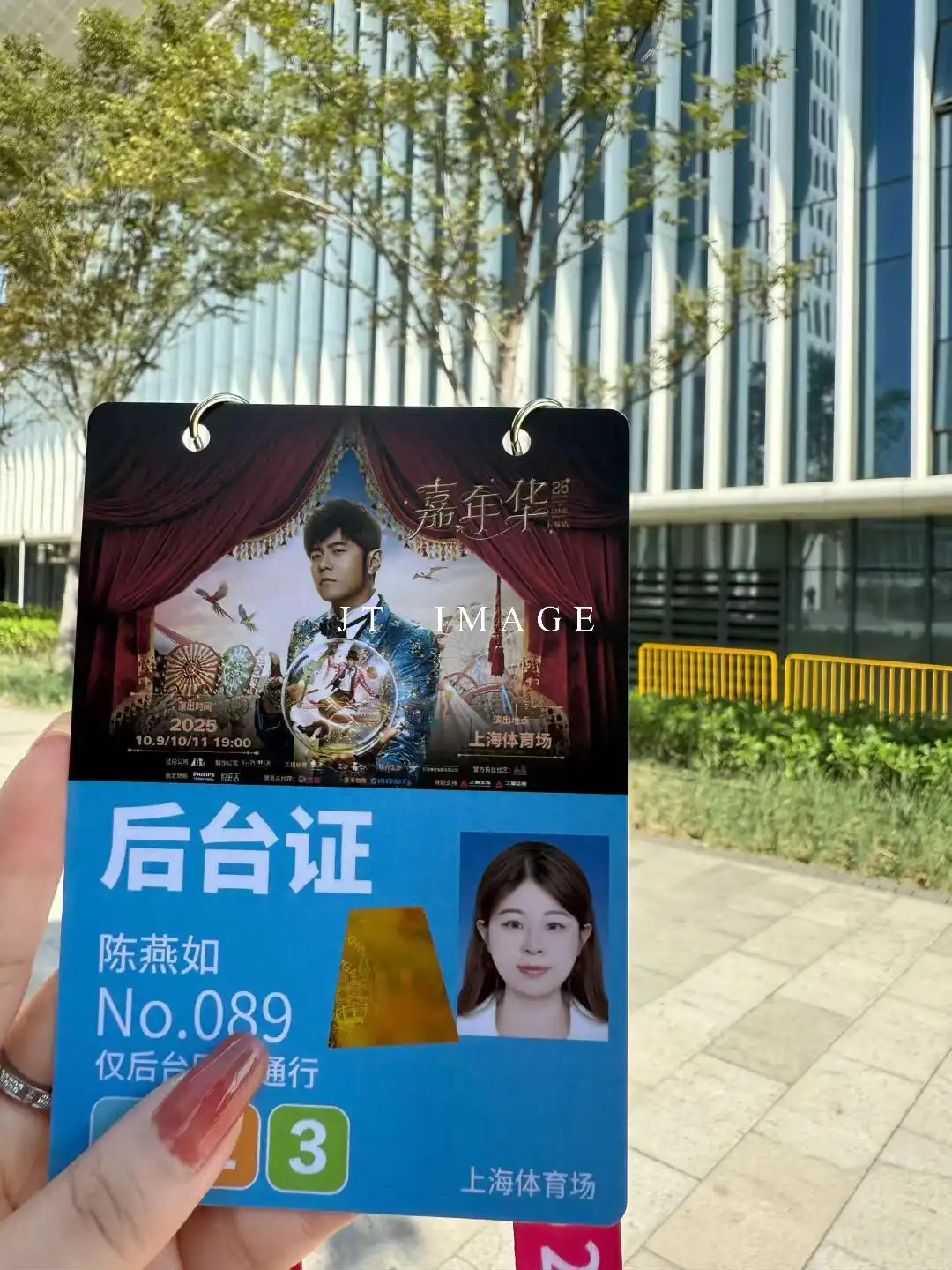 周杰伦嘉年华演唱会 幕后妆造合作：