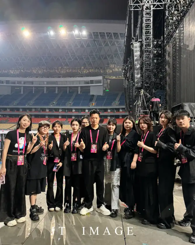 周杰伦嘉年华演唱会 幕后妆造合作：